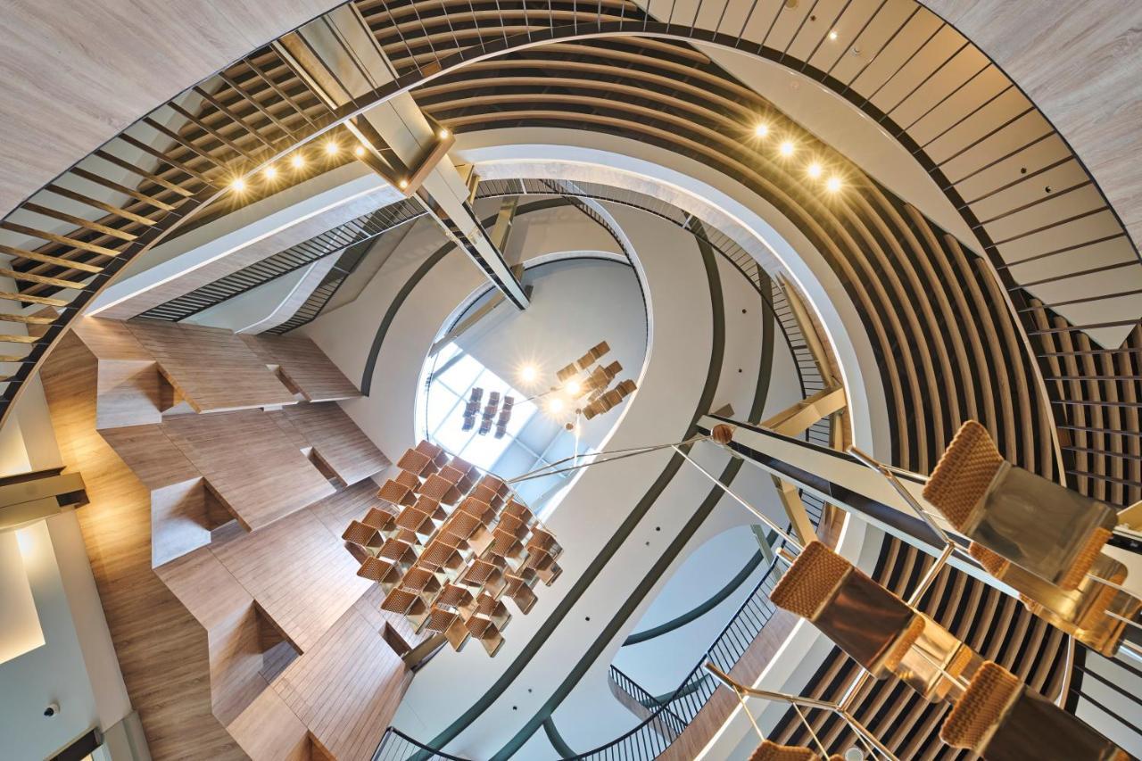 Hotel The Botanica Sanctuary Puncak Esterno foto The staircase
