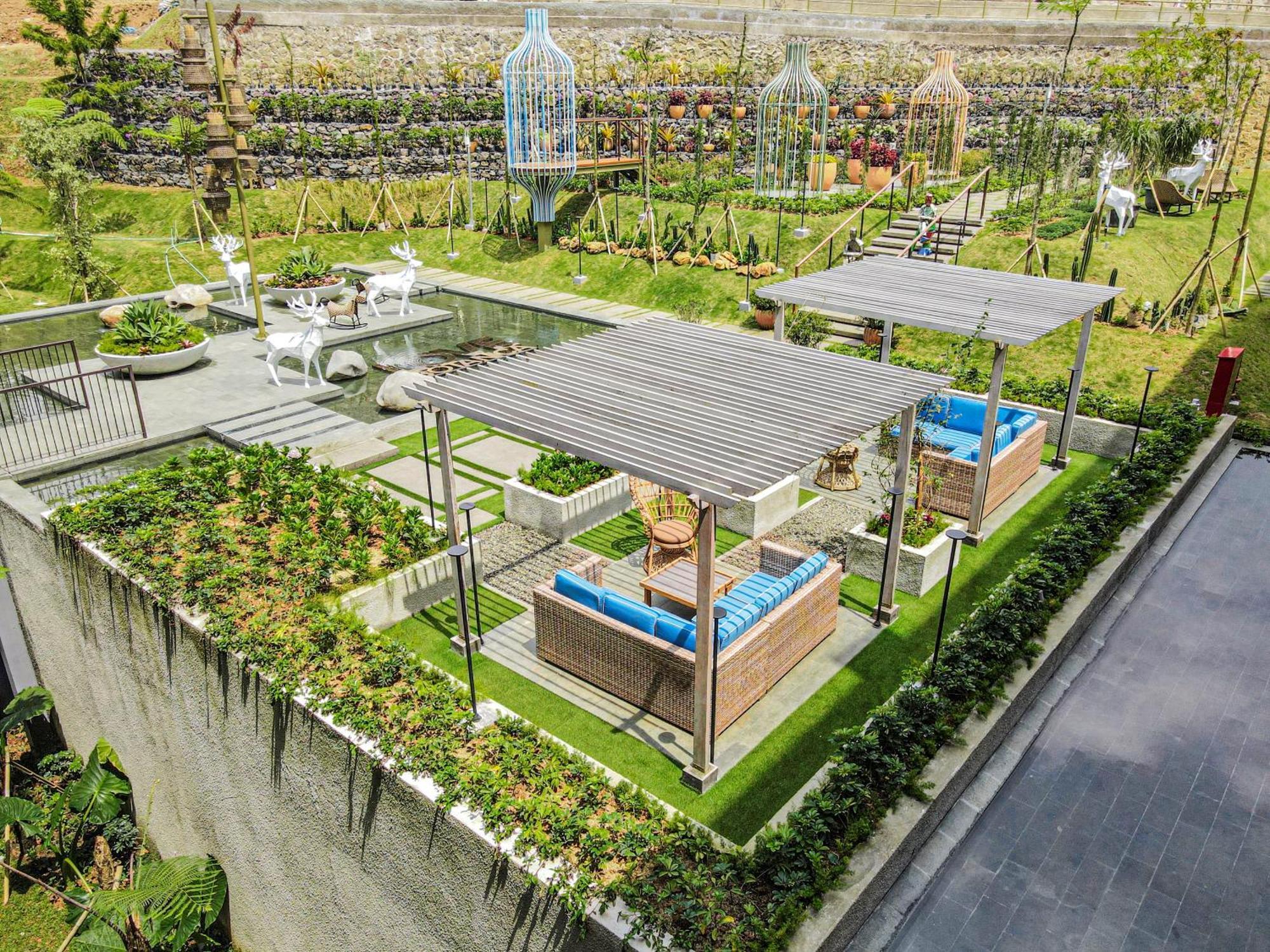 Hotel The Botanica Sanctuary Puncak Esterno foto The park